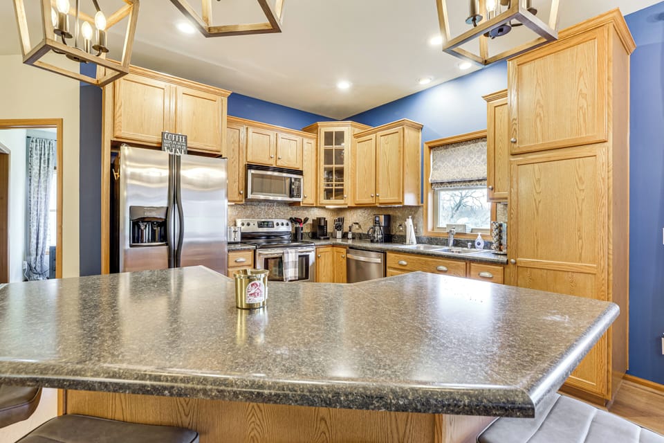 Kitchen | Main Floor | Keurig & Drip Coffee Makers | Toaster | Spices