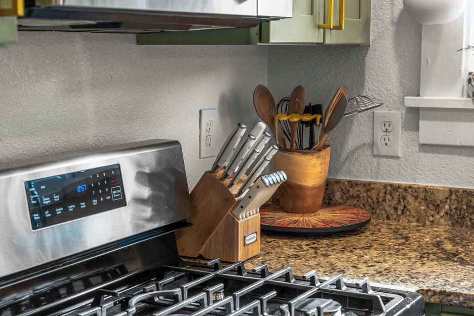 Kitchen: The stove is natural gas.