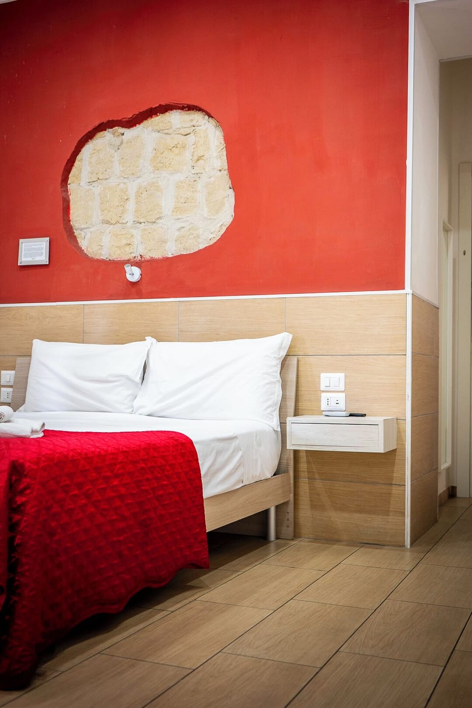 Matrimoniale Economy | In-room safe, WiFi (free), bed sheets