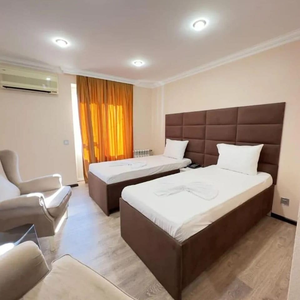 Classic Twin Room | Soundproofing, WiFi (free), bed sheets