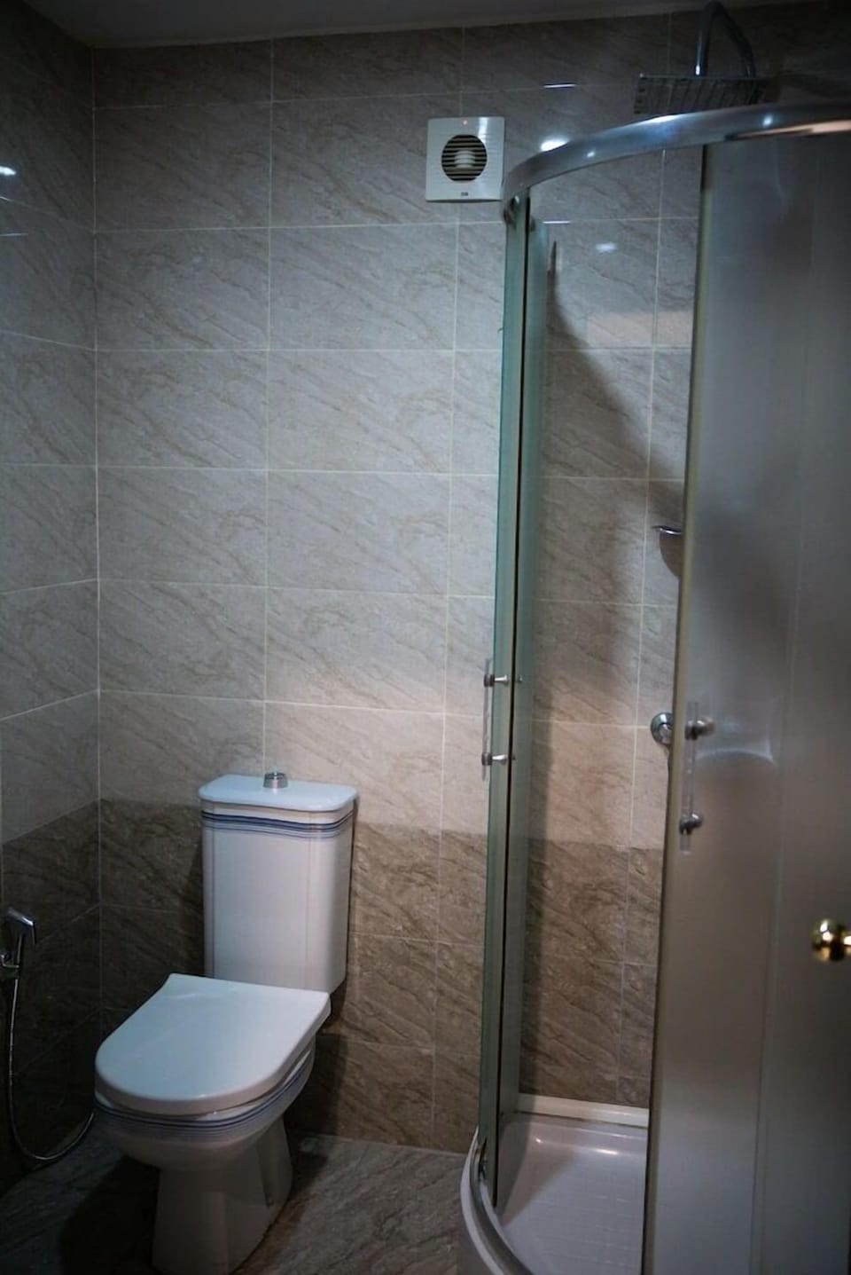 Towels, soap, shampoo, toilet paper