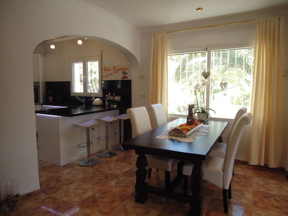 Villa | Dining