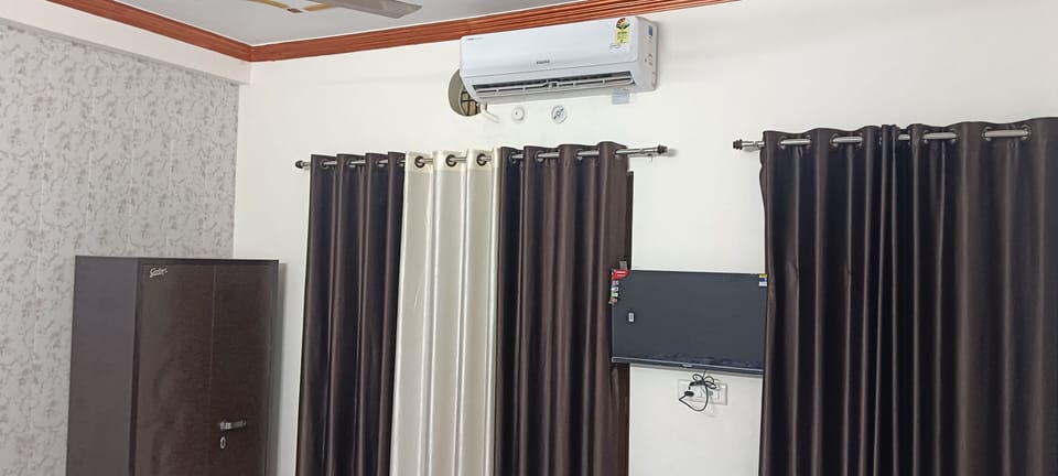 Standard Room, Balcony, City View | Laptop workspace, free WiFi, bed sheets