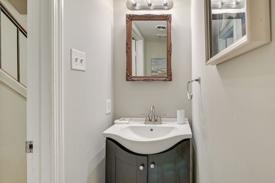 Walk to Ocean - Townhome w/ Patio in Myrtle Beach! Apartment in Myrtle Beach