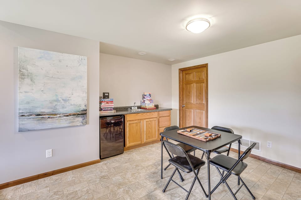 House (4 Bedrooms) | Interior