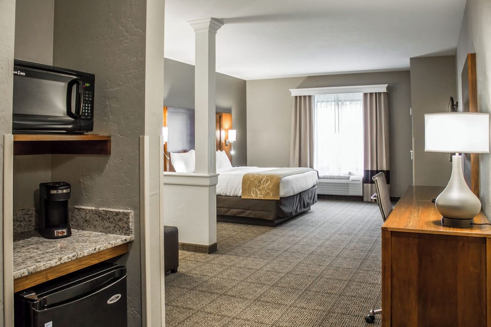 Suite, 1 King Bed with Sofa bed | Premium bedding, in-room safe, desk, laptop workspace