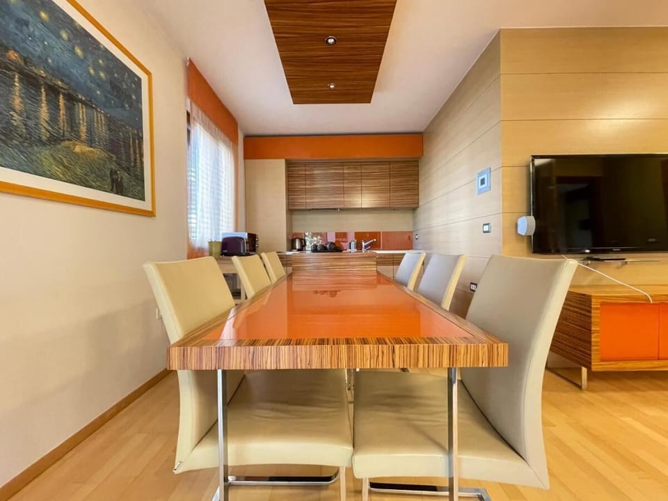 Comfort Apartment, 1 Bedroom, Balcony, Garden View | In-room dining