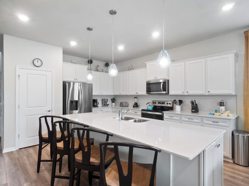 Full Size Kitchen with Basic Kitchen Starter Essentials with Blender, Coffee Maker, Tea Kettle and more!