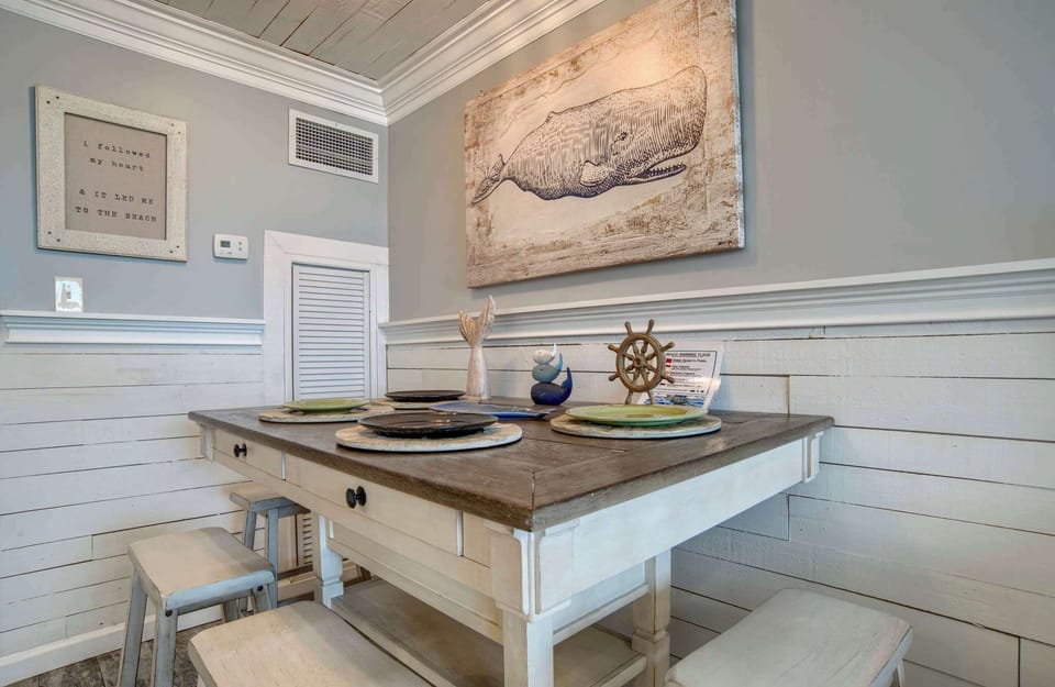 Dining table with seating for 4