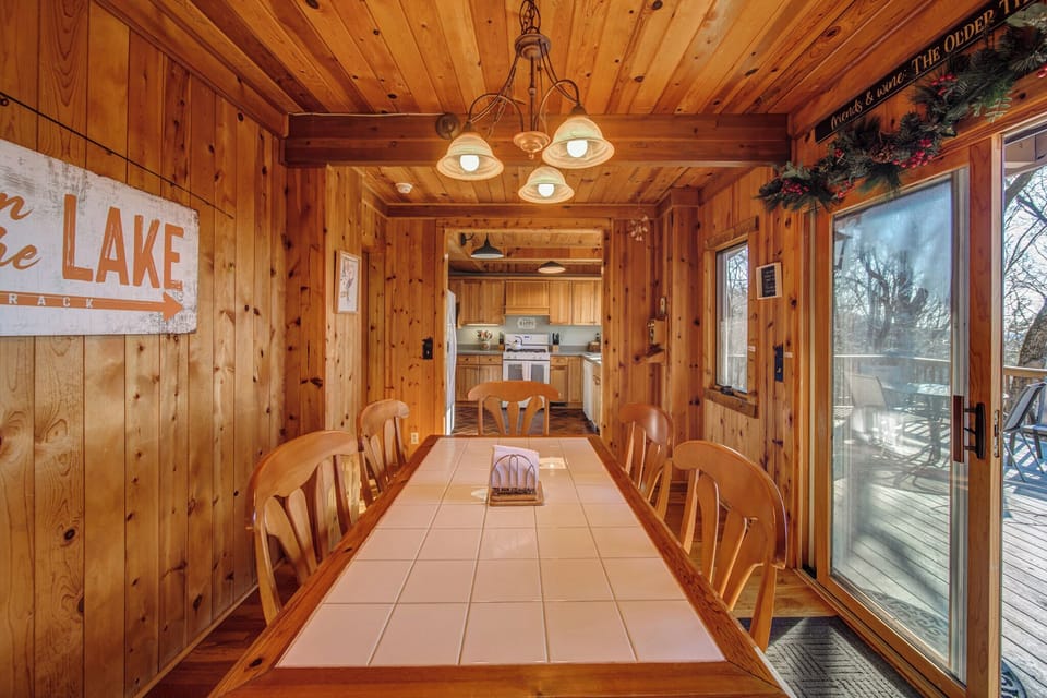 Dining Room facing Kitchen