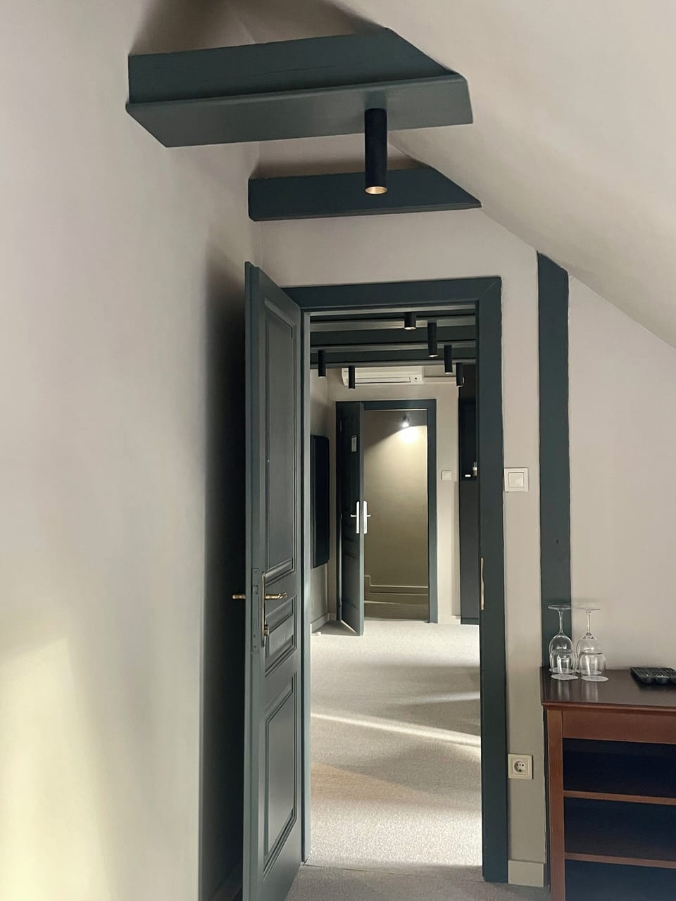 2-bedroom suite | Soundproofing, WiFi (free), bed sheets