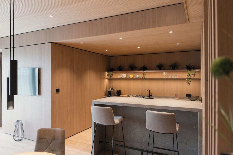 Suite | Laptop workspace, blackout drapes, WiFi (free)