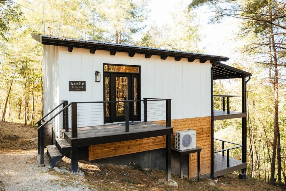 Welcome to White Pine—a modern forest retreat in Red River Gorge