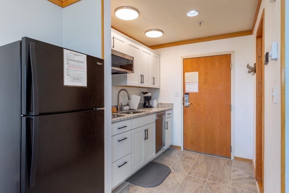 Studio | Private kitchen | Coffee/tea maker, fridge, toaster