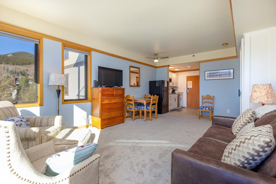 Studio | Living area