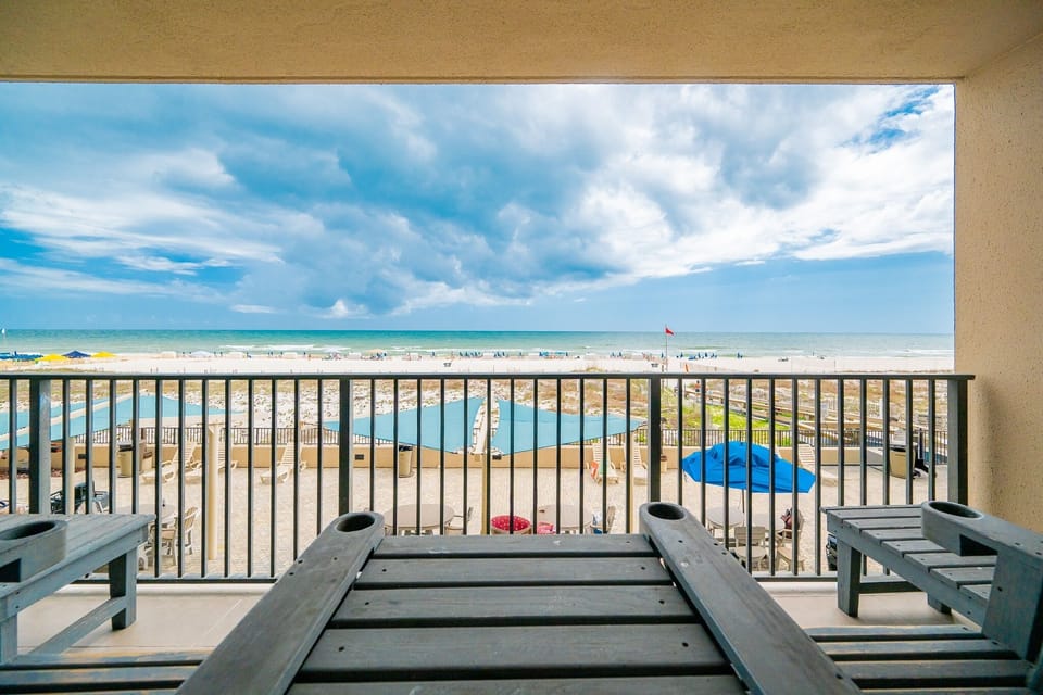 Condo, 3 Bedrooms | Property grounds
