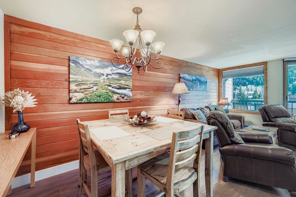 Condo, 1 Bedroom | Dining
