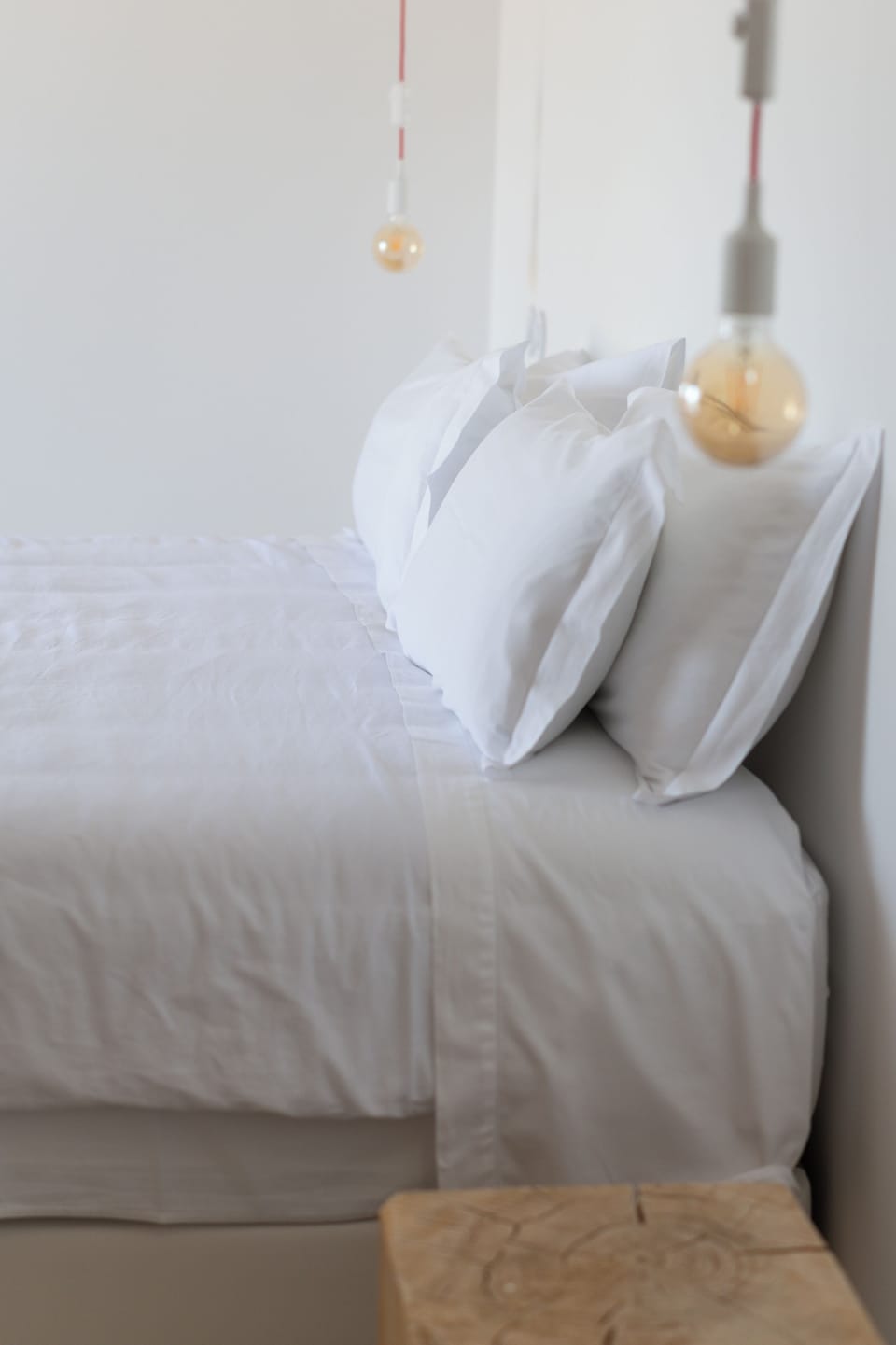 Premium bedding, in-room safe, blackout drapes, free WiFi