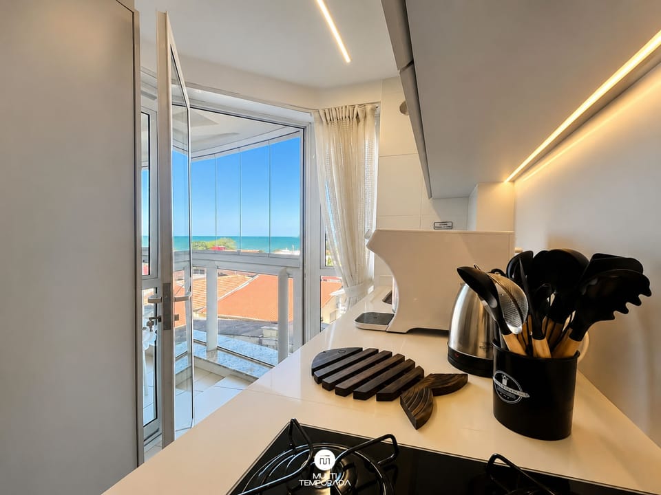 Honeymoon Apartment, Pool Access, Beach View | Interior