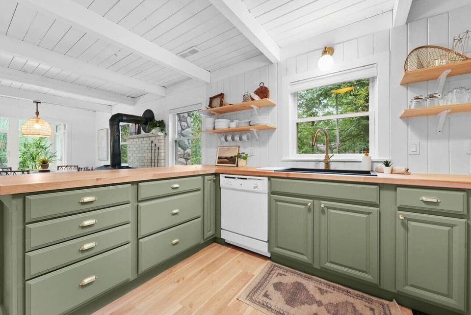 This kitchen has functionality and style. 