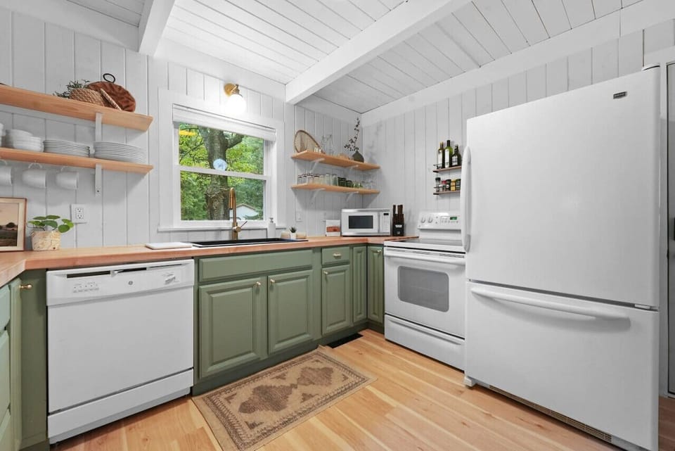 An inviting space for meal prep. 