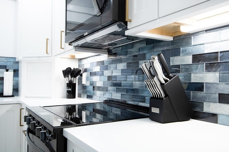 Modern kitchen design & appliances