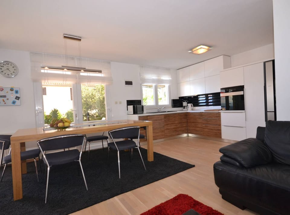 Villa (Three Bedroom Villa with Pool) | Living room | 32-inch flat-screen TV with cable channels