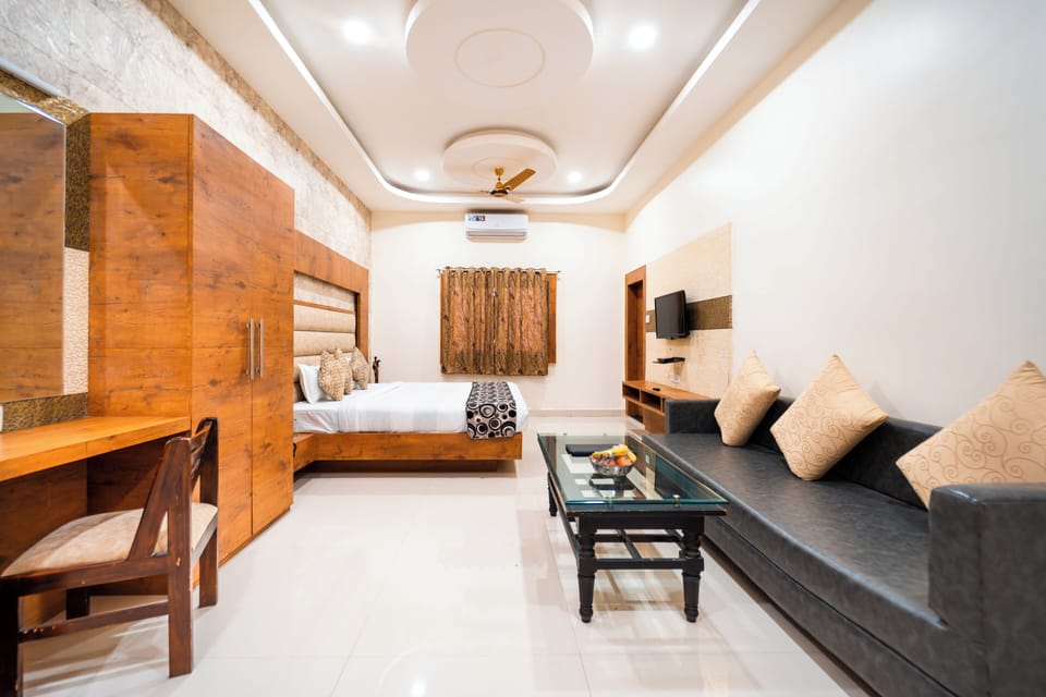 Luxury Room, Hill View | Desk, soundproofing, WiFi (free)