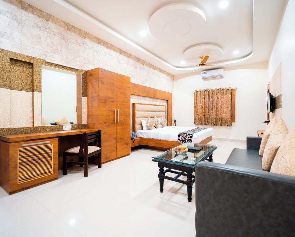 Luxury Room, Hill View | Desk, soundproofing, WiFi (free)