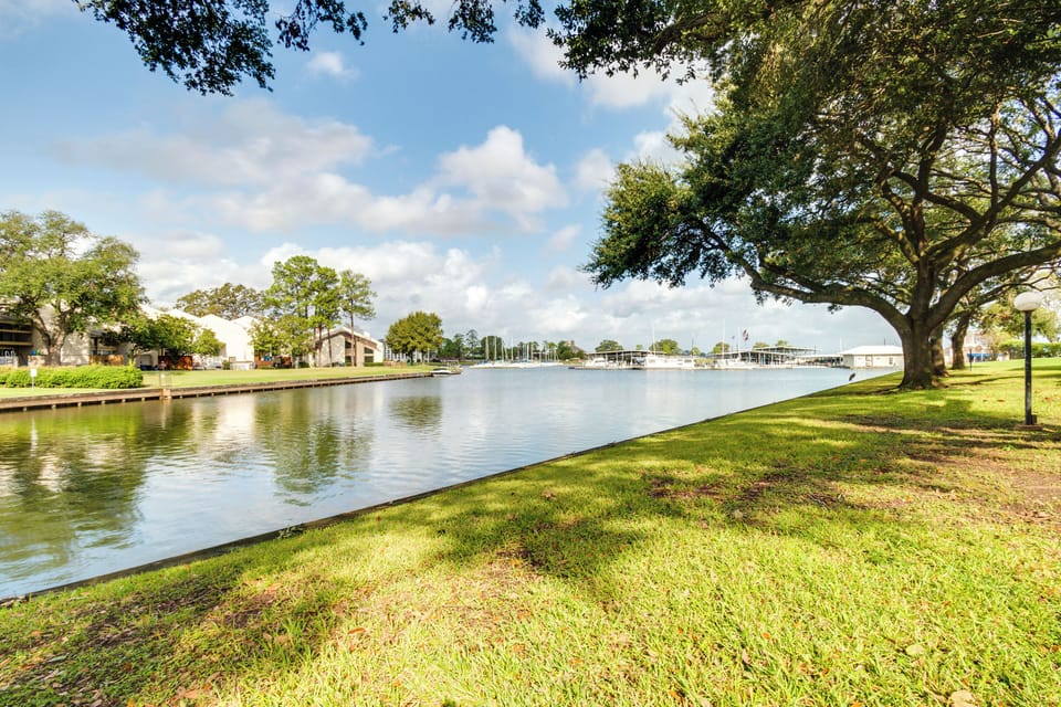 Access to Lake Conroe