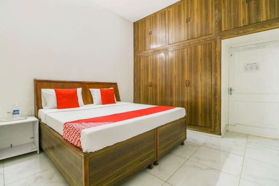 Family Room, Balcony, City View | Bed sheets