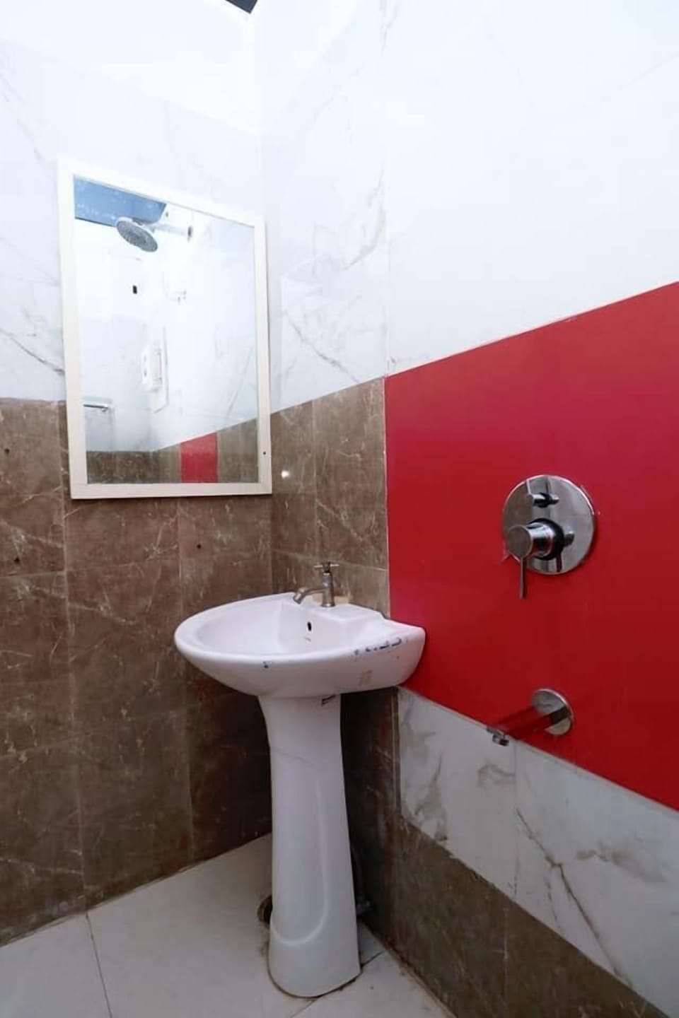 Deluxe Room, Balcony, City View | Bathroom | Shower, towels, soap, toilet paper