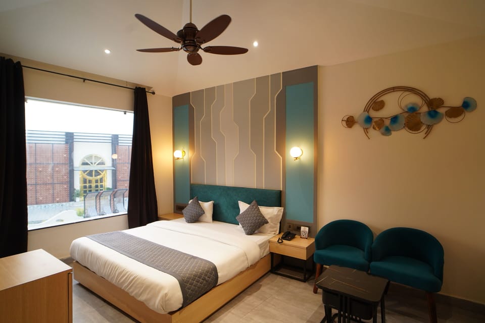 Villa Luxury Room | Desk, laptop workspace, blackout drapes, WiFi (free)