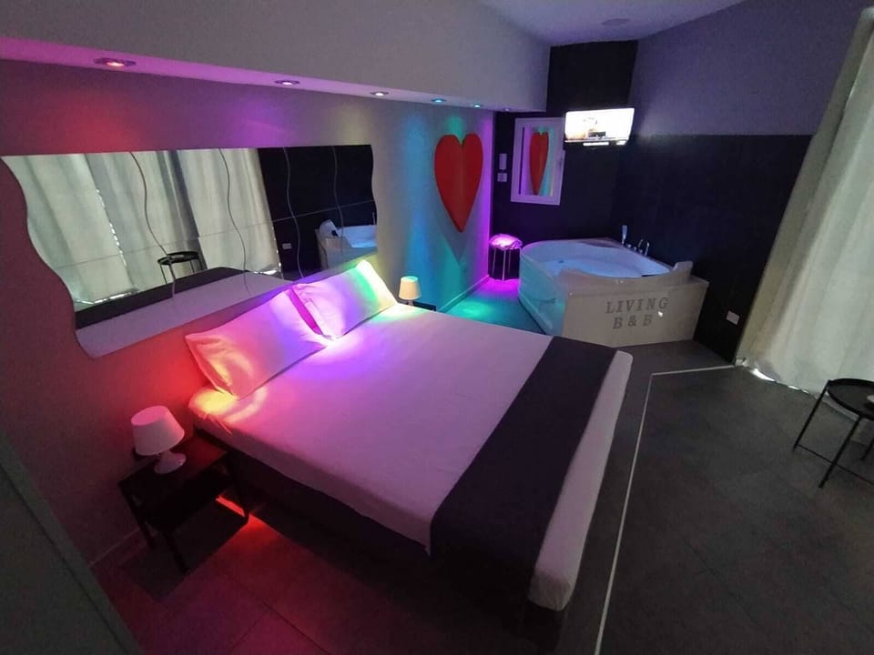 Superior Suite, City View | Desk, free WiFi