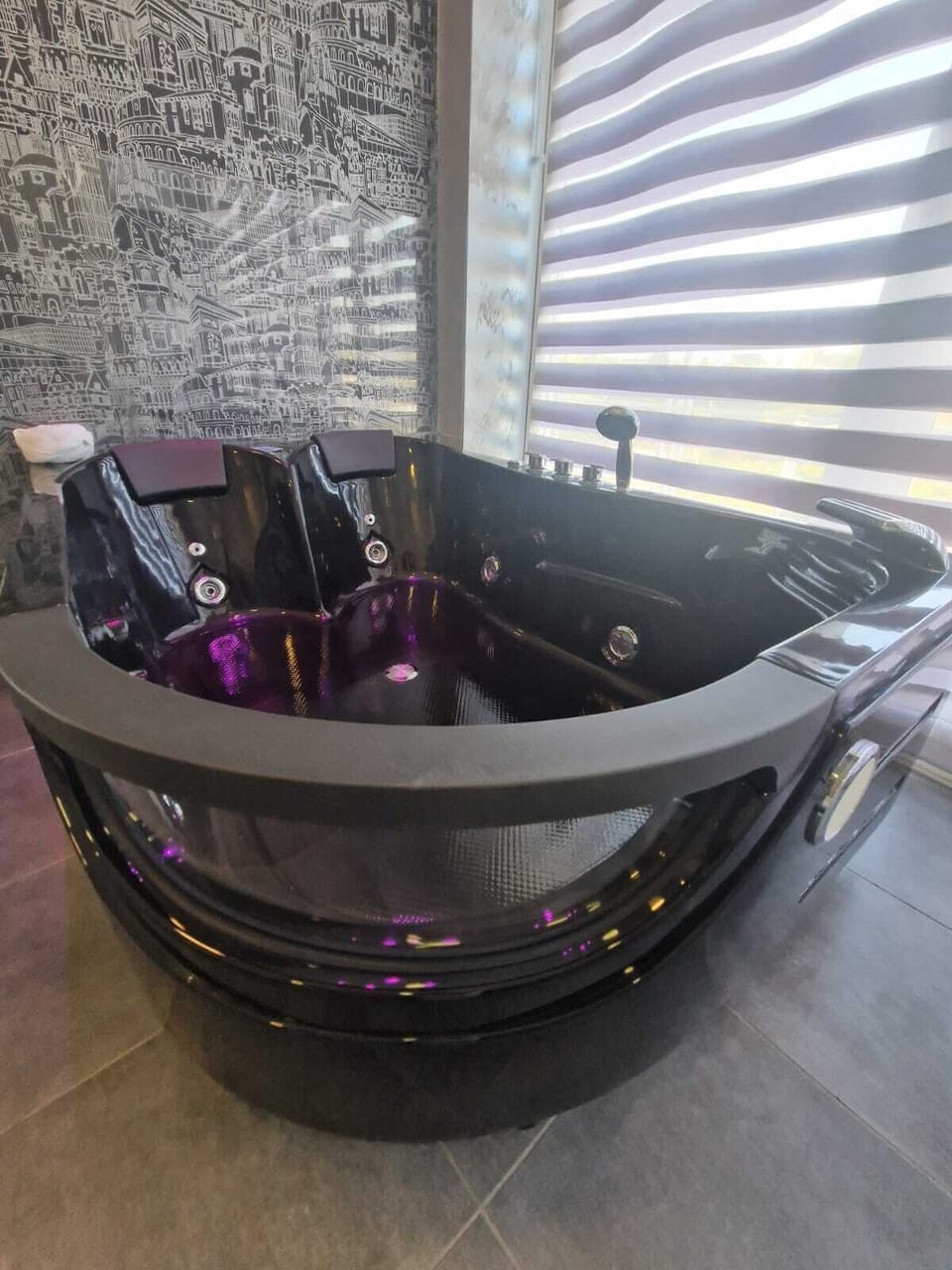 Deluxe Suite, Balcony, City View | Desk, free WiFi