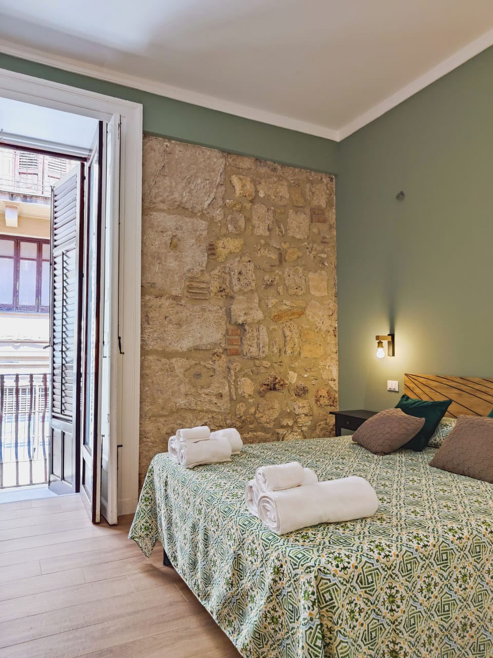 Superior Room, Balcony | Individually decorated, individually furnished, desk, laptop workspace