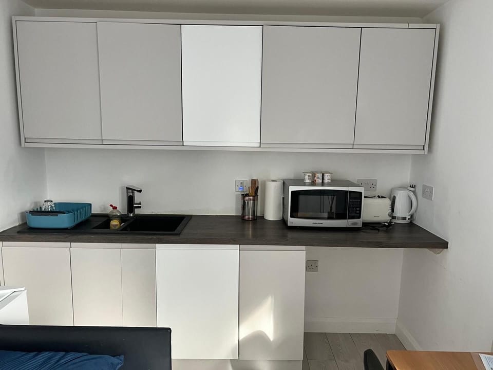 Fridge, microwave, stovetop, electric kettle