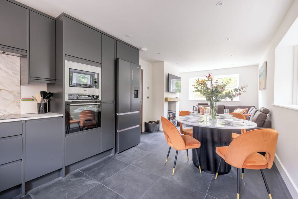 Deluxe Cottage | Private kitchen | Electric kettle