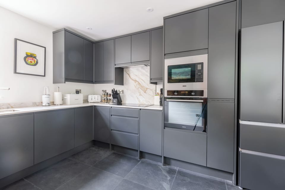 Deluxe Cottage | Private kitchen | Electric kettle
