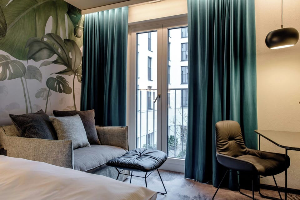 SPECIAL ONE | Premium bedding, desk, free WiFi, bed sheets