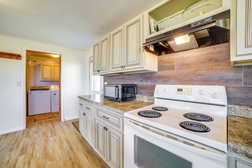 House (2 Bedrooms) | Interior