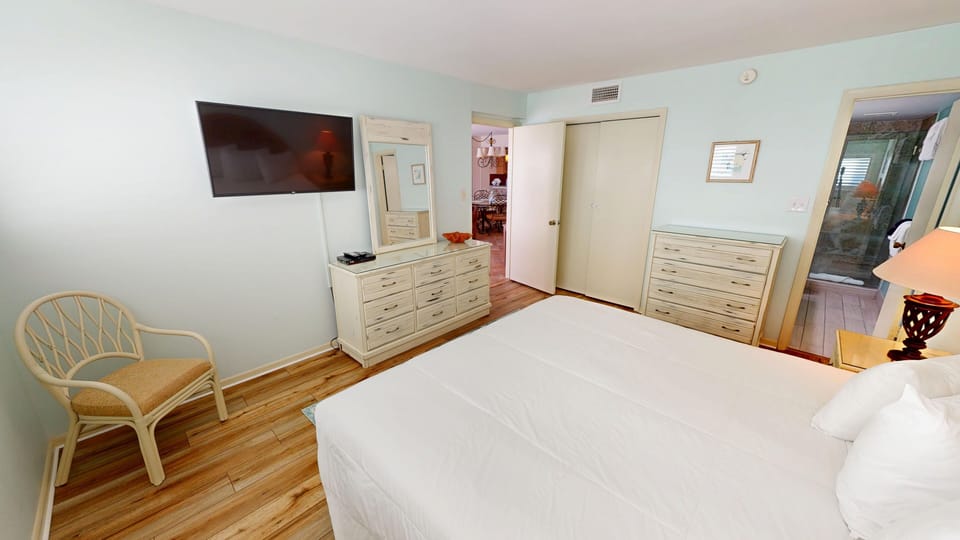 Condo, 1 Bedroom | 1 bedroom, iron/ironing board, WiFi (free)