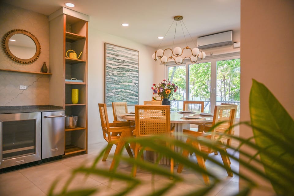 House, 6 Bedrooms | Dining
