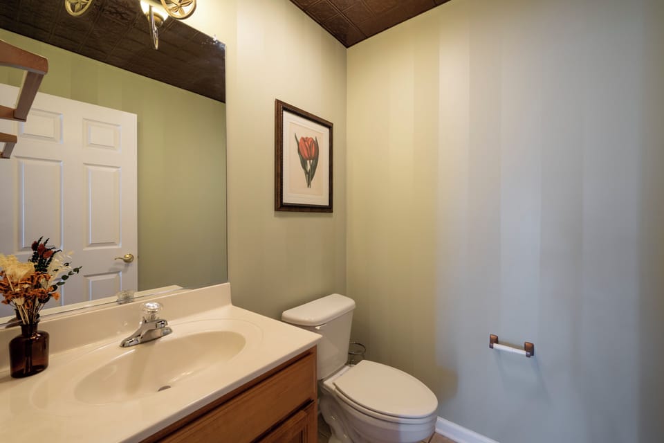Main Fl (2nd) Powder Rm