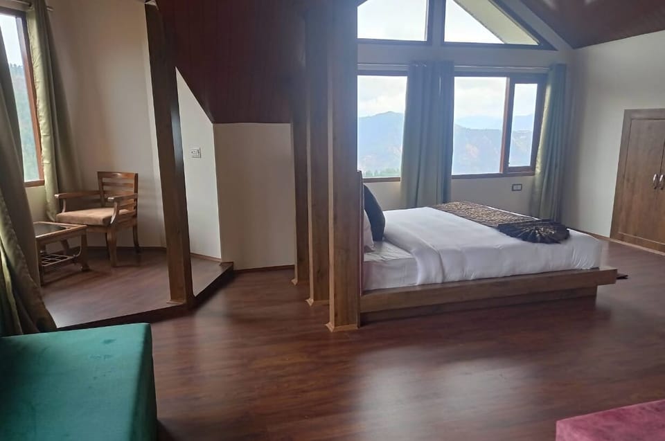Family Suite | Premium bedding, down comforters, memory foam beds, laptop workspace