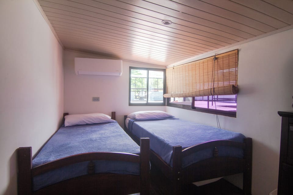 loft bedroom in the apartment - 2 twins