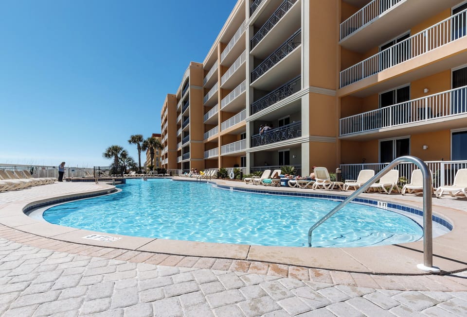 Azure Condominiums - 2 Pools - 2 Hot Tubs