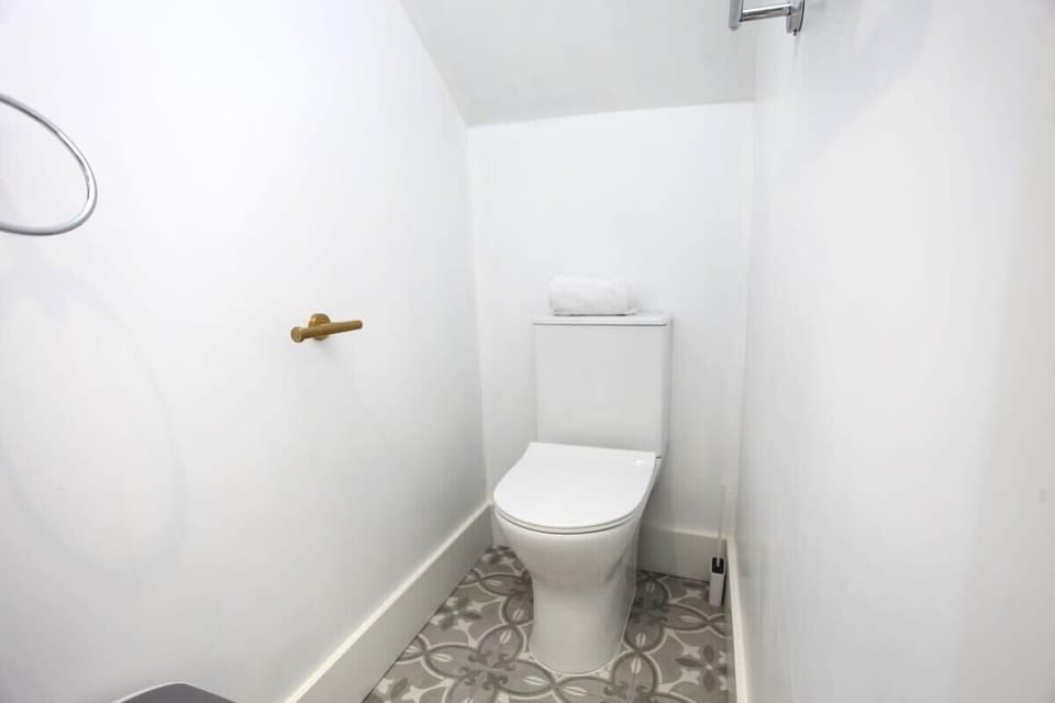 Ensuite toilet