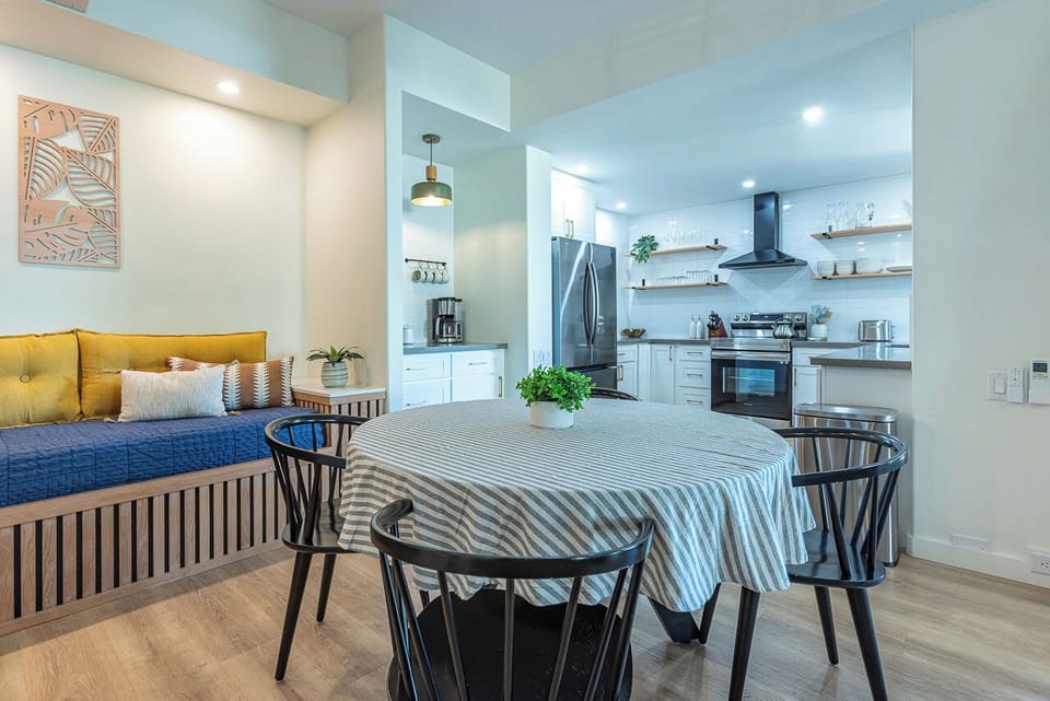 Seating for four at the dining table