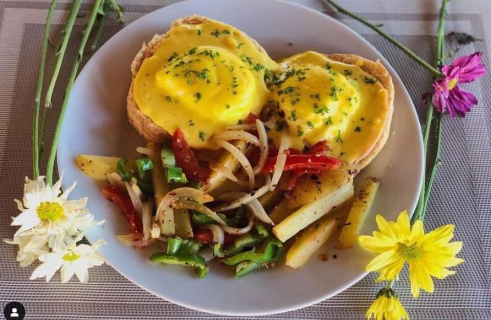 Daily full breakfast for a fee